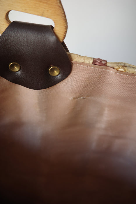 landscape-shaped raffia bag